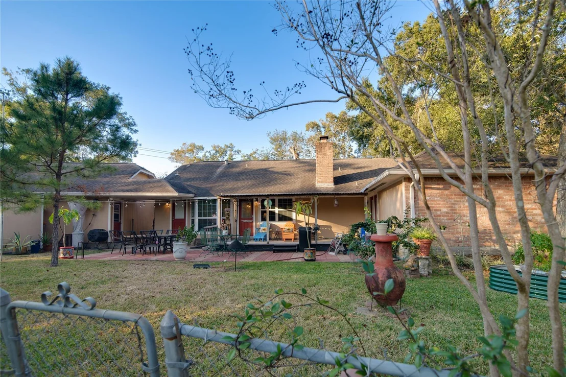 Photo of 1202 Sunset Drive