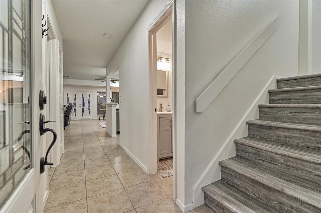 Photo of 807 Paradise Lane