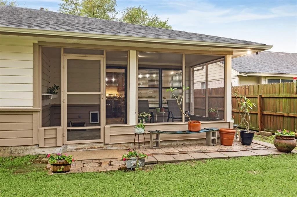 Photo of 4910 Colombia Drive