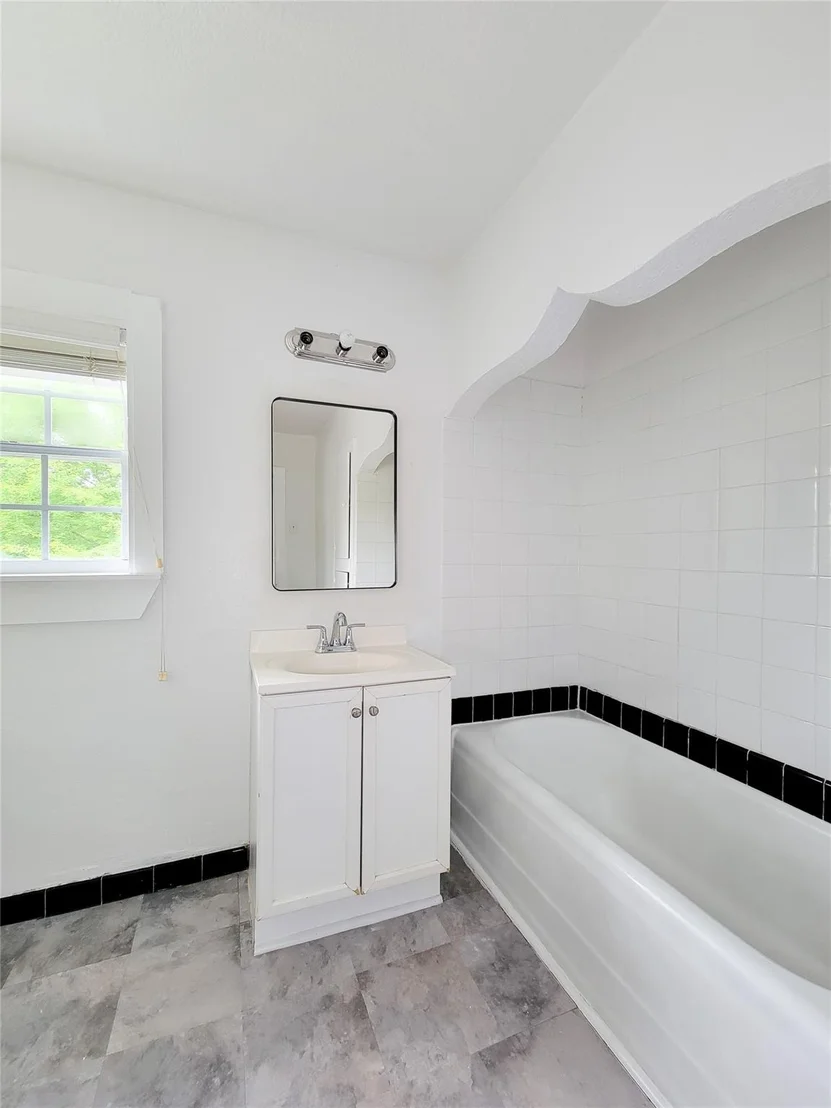 Photo of 8355 Wier