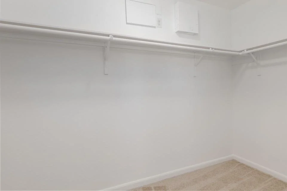 Photo of 18634 White Barnwood