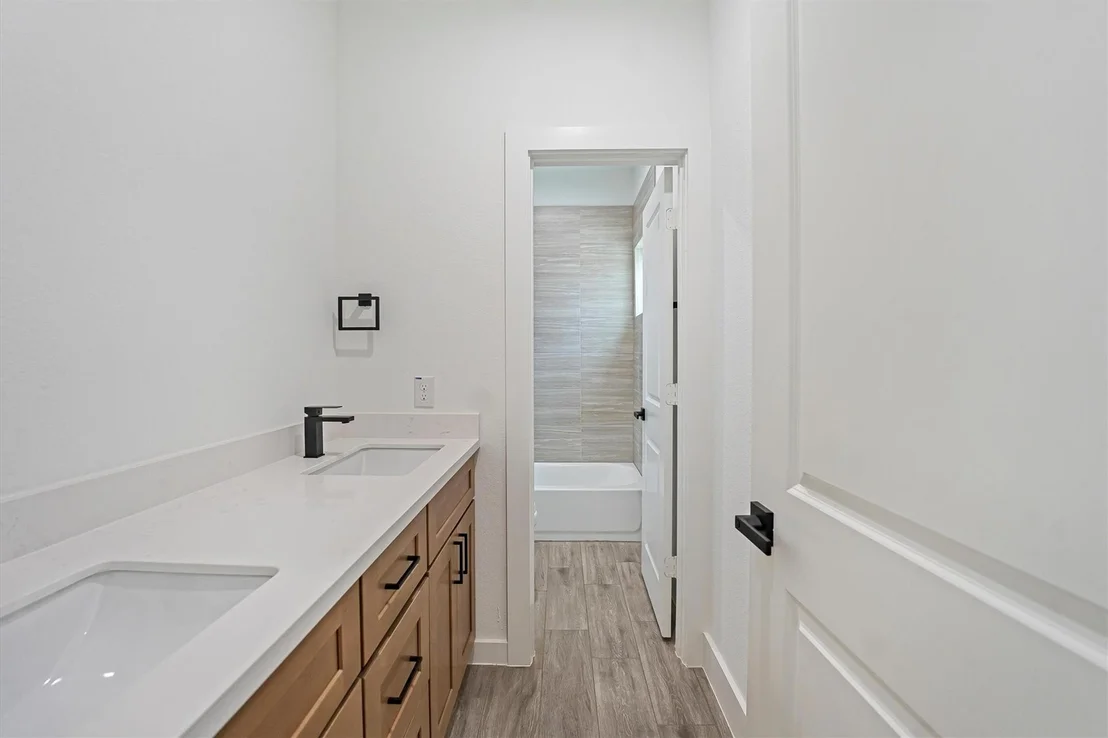 Photo of 10510 Twin Circles Dr