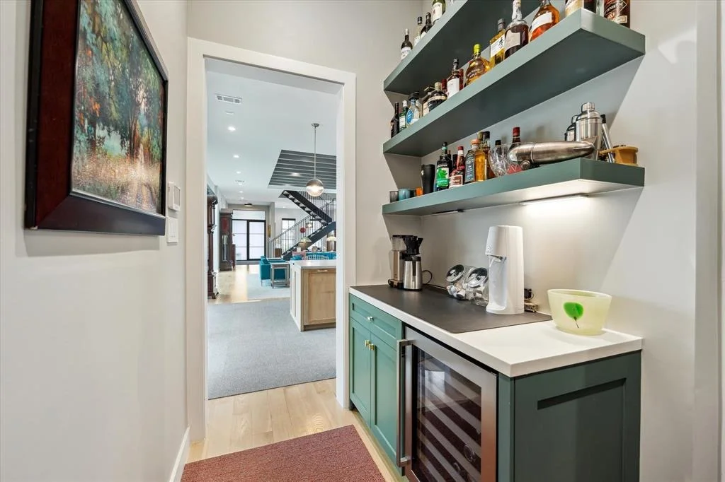 Photo of 2535 White Oak Drive