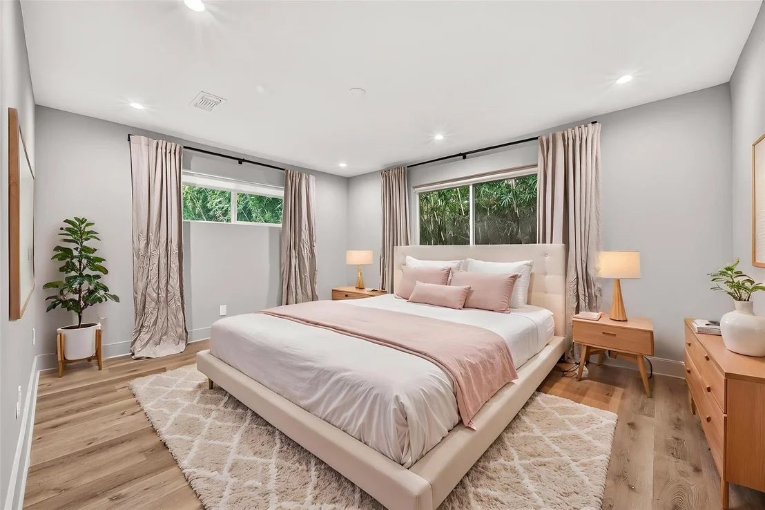 Photo of 10819 Oasis Drive
