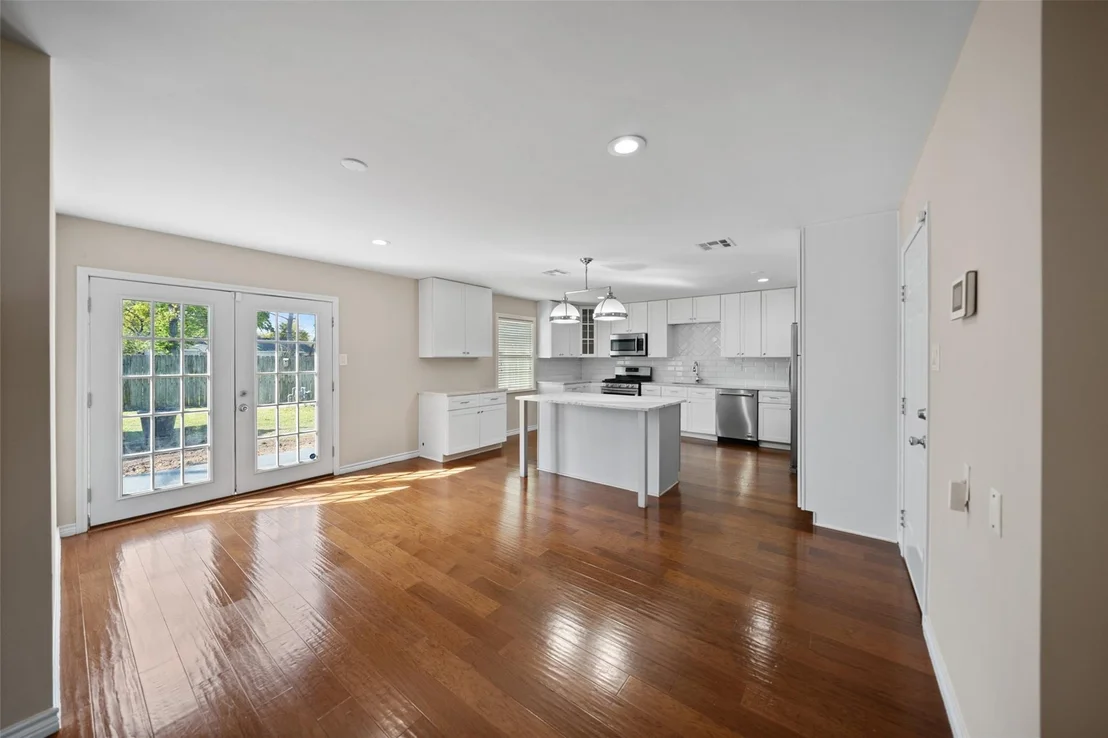 Photo of 5203 Chantilly Lane