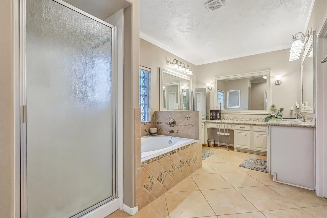 Photo of 906 High Ridge Circle
