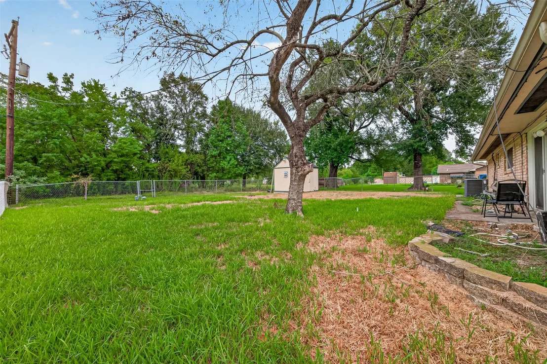 Photo of 215 Crest Hill Drive