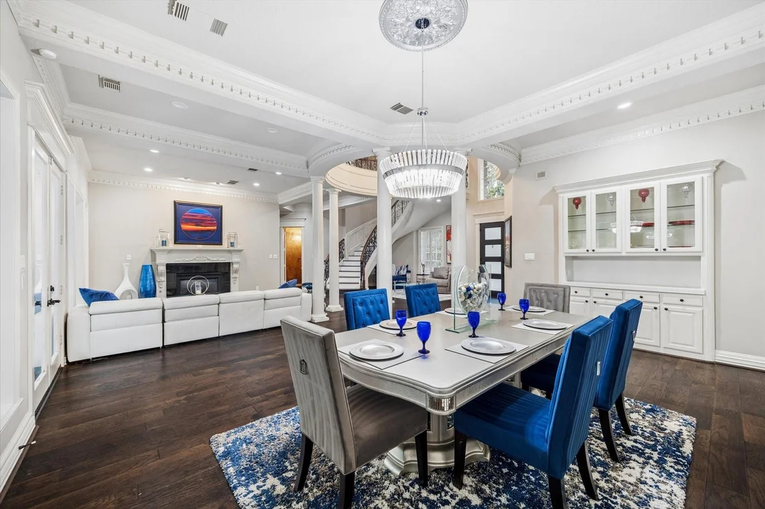 Photo of 35 N Regent Oak