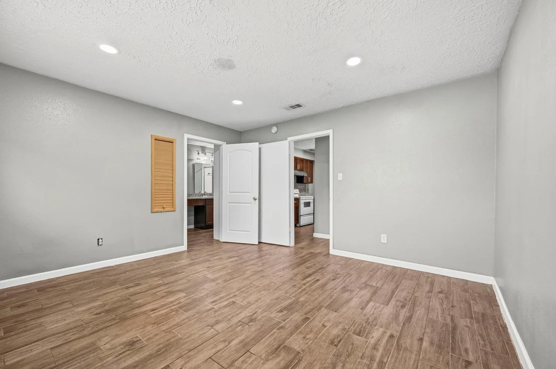 Photo of 16027 Brimfield Drive