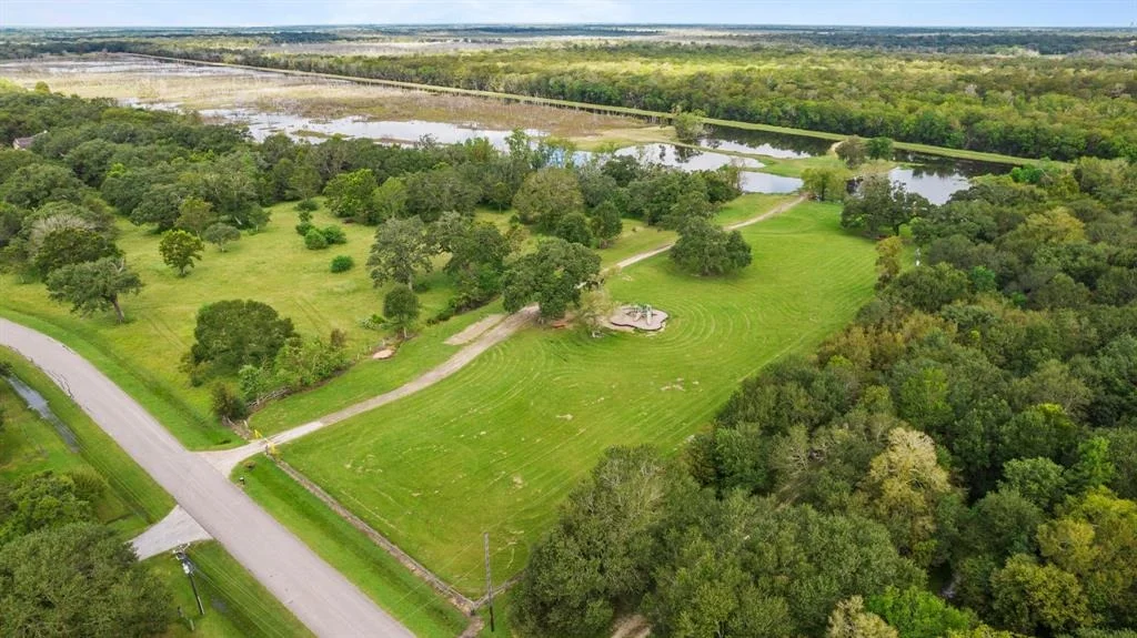 Photo of 18206 River Oaks Road