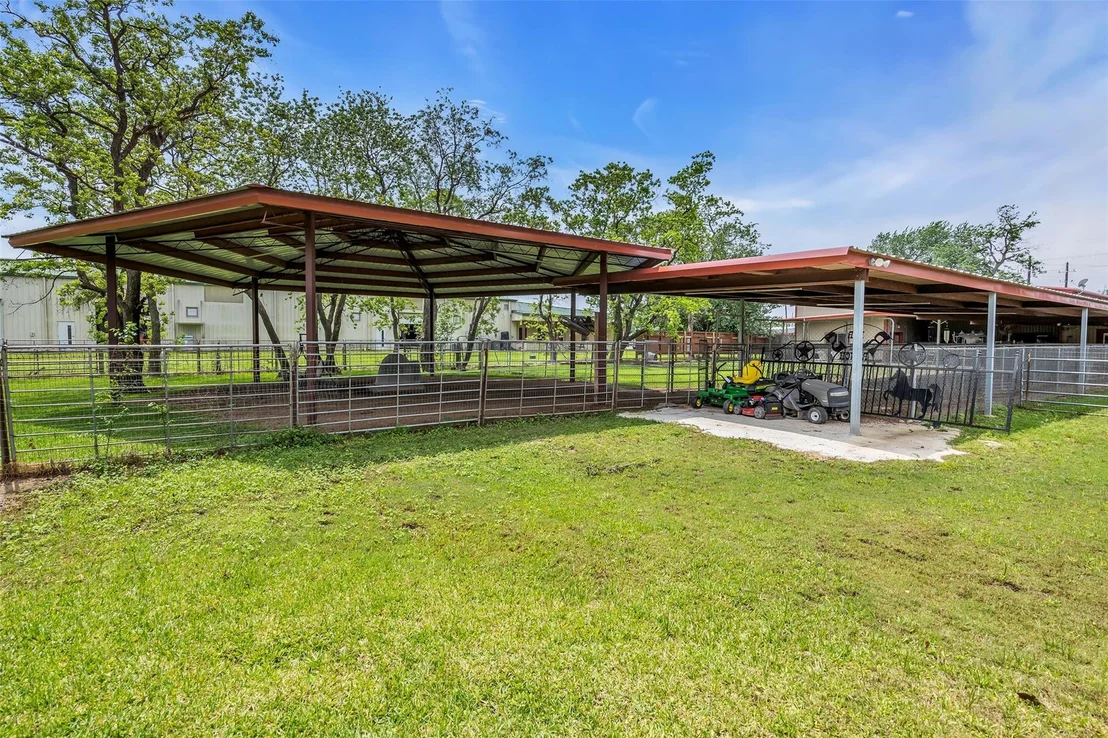 Photo of 7438 Wright Road