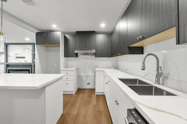 Photo of 6058 Lyndhurst Drive