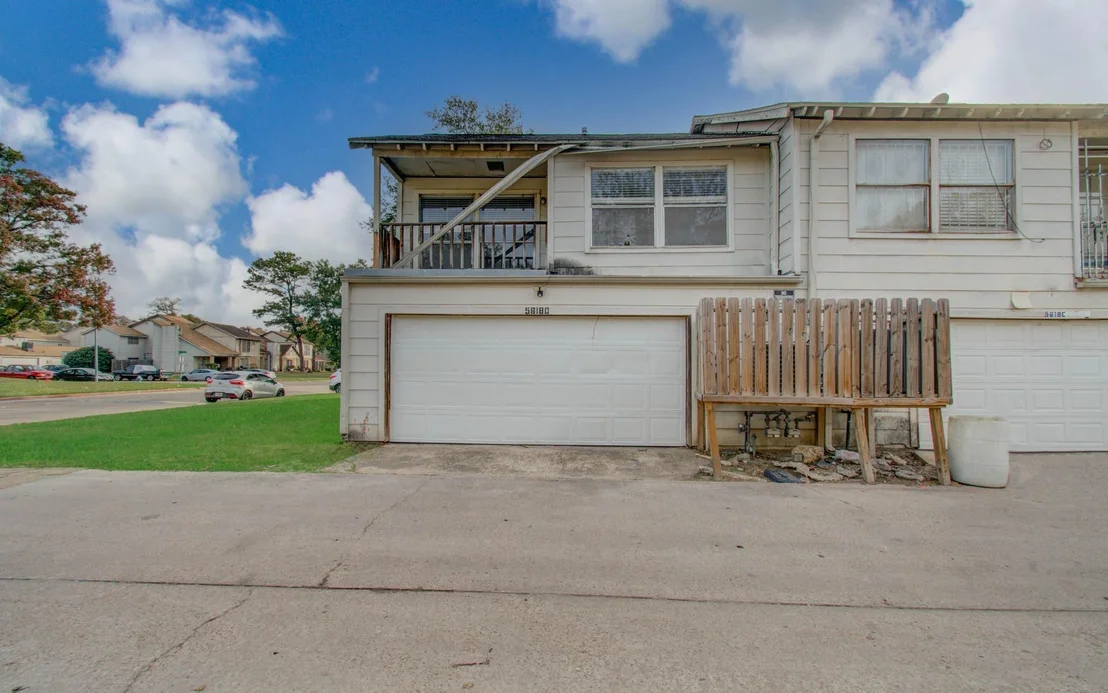 Photo of Unit D at 5618 Easthampton Drive