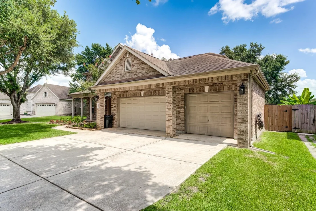 Photo of 10407 Middlerose Lane