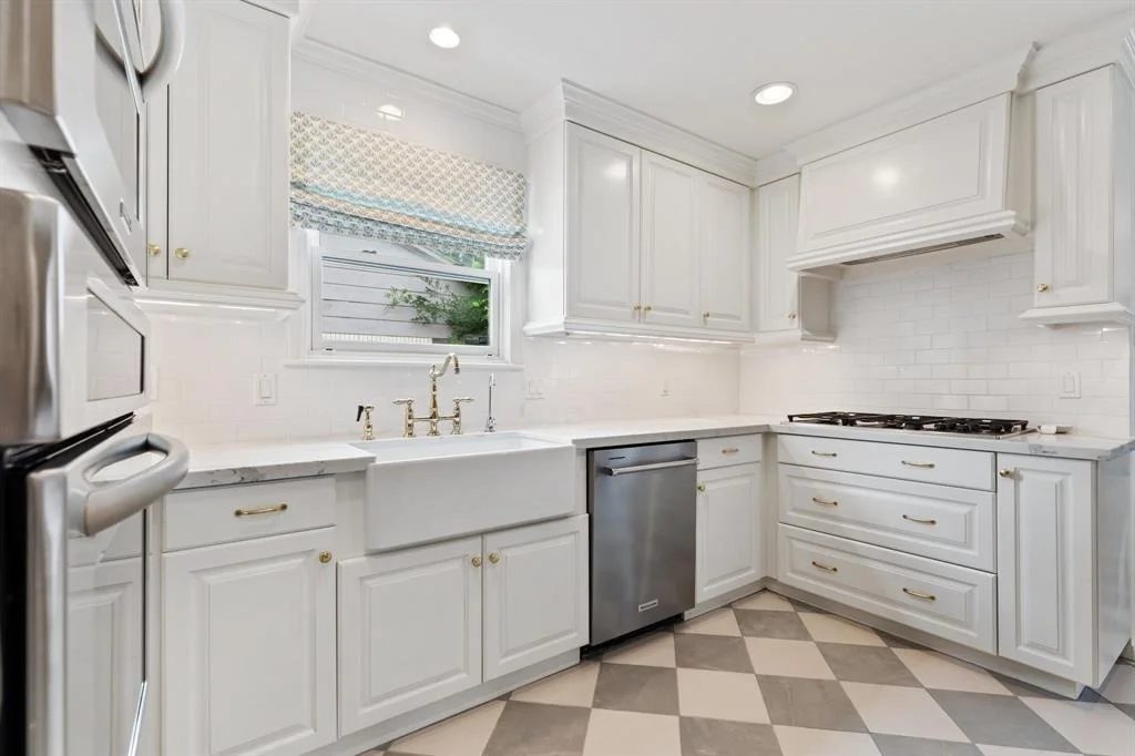 Photo of 7910 Meadowbriar Lane