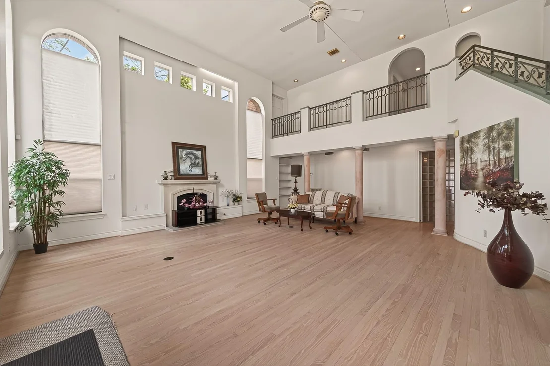 Photo of 5437 Loch Lomond Drive