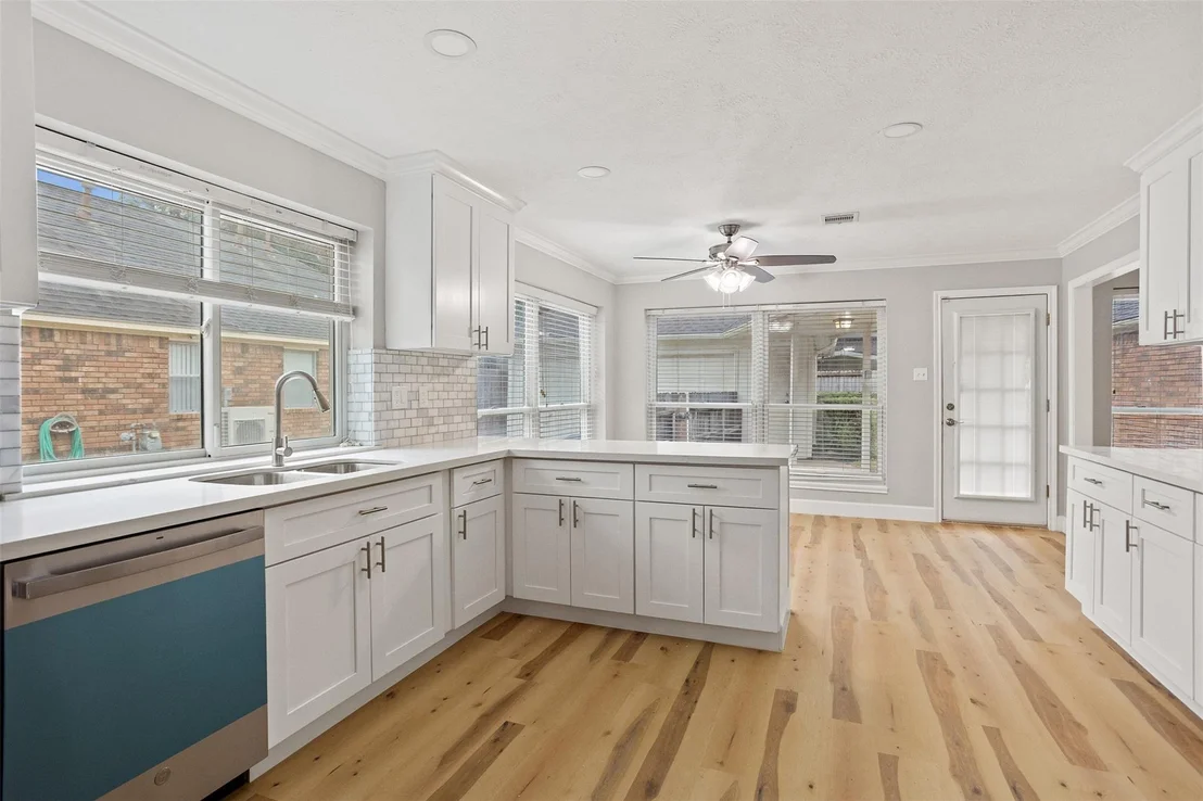 Photo of 2022 Hillside Oak Lane