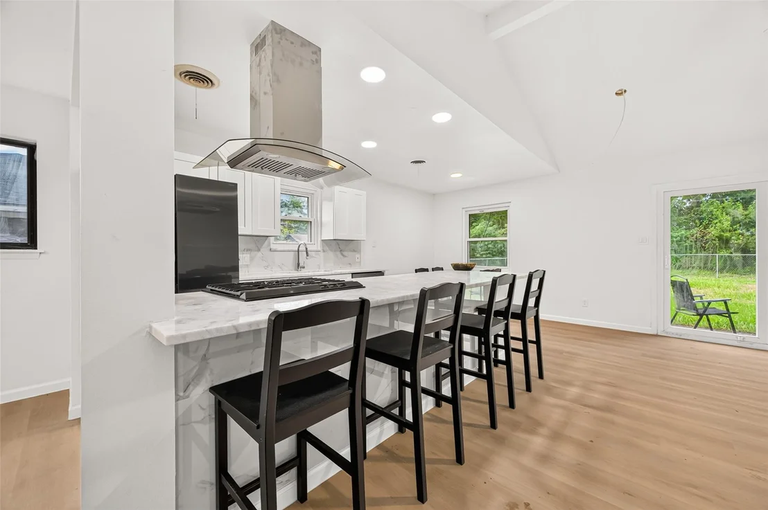 Photo of 215 Crest Hill Drive