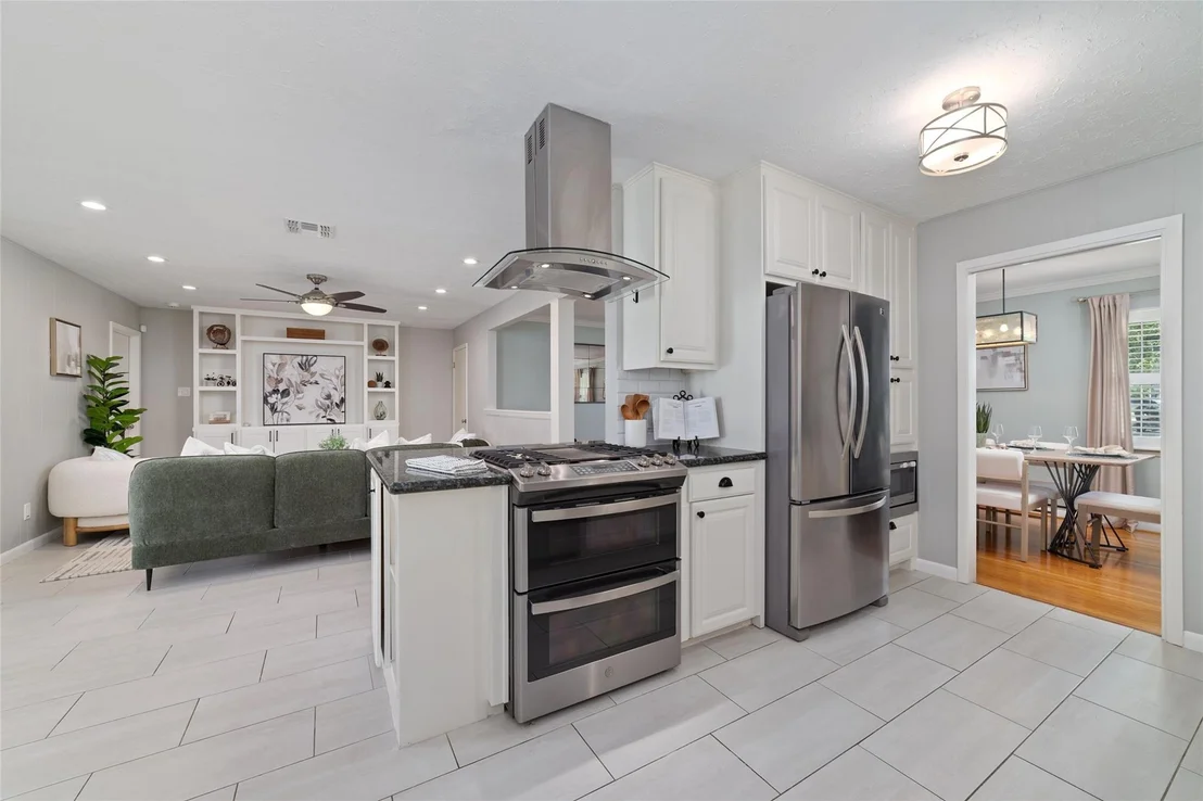 Photo of 2127 Lazybrook Drive