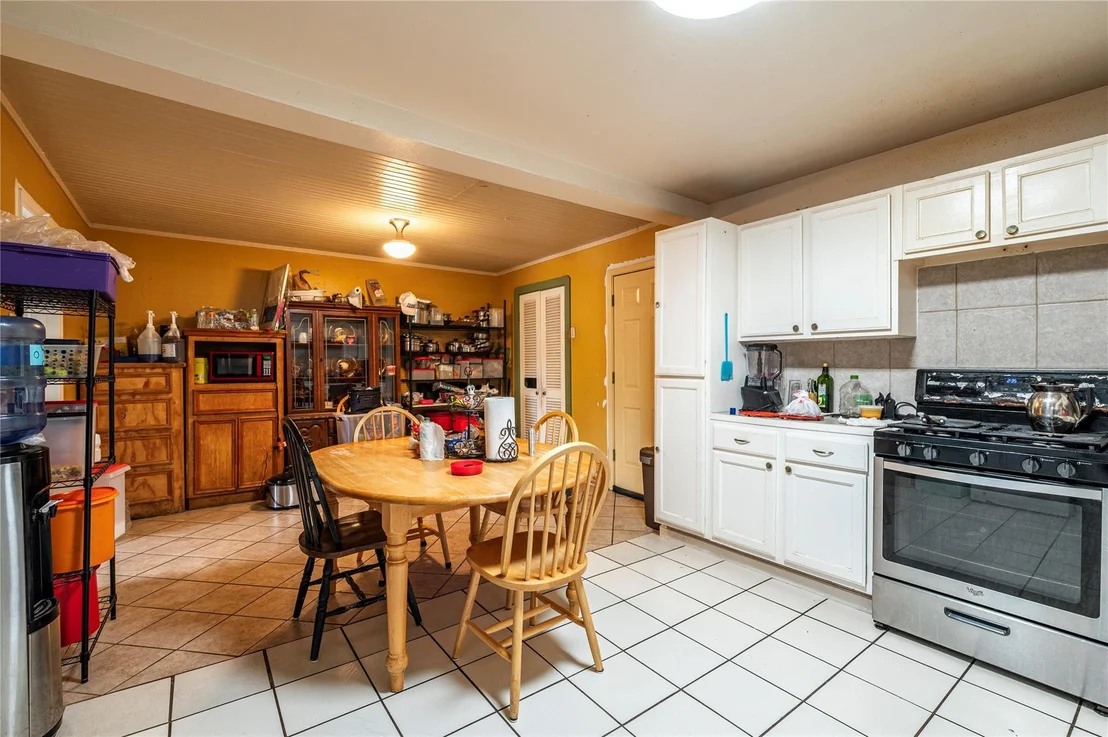 Photo of 4937 Bataan Road