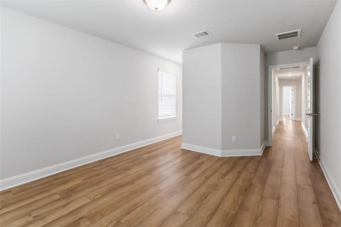 Photo of 4320 Leslie's Way
