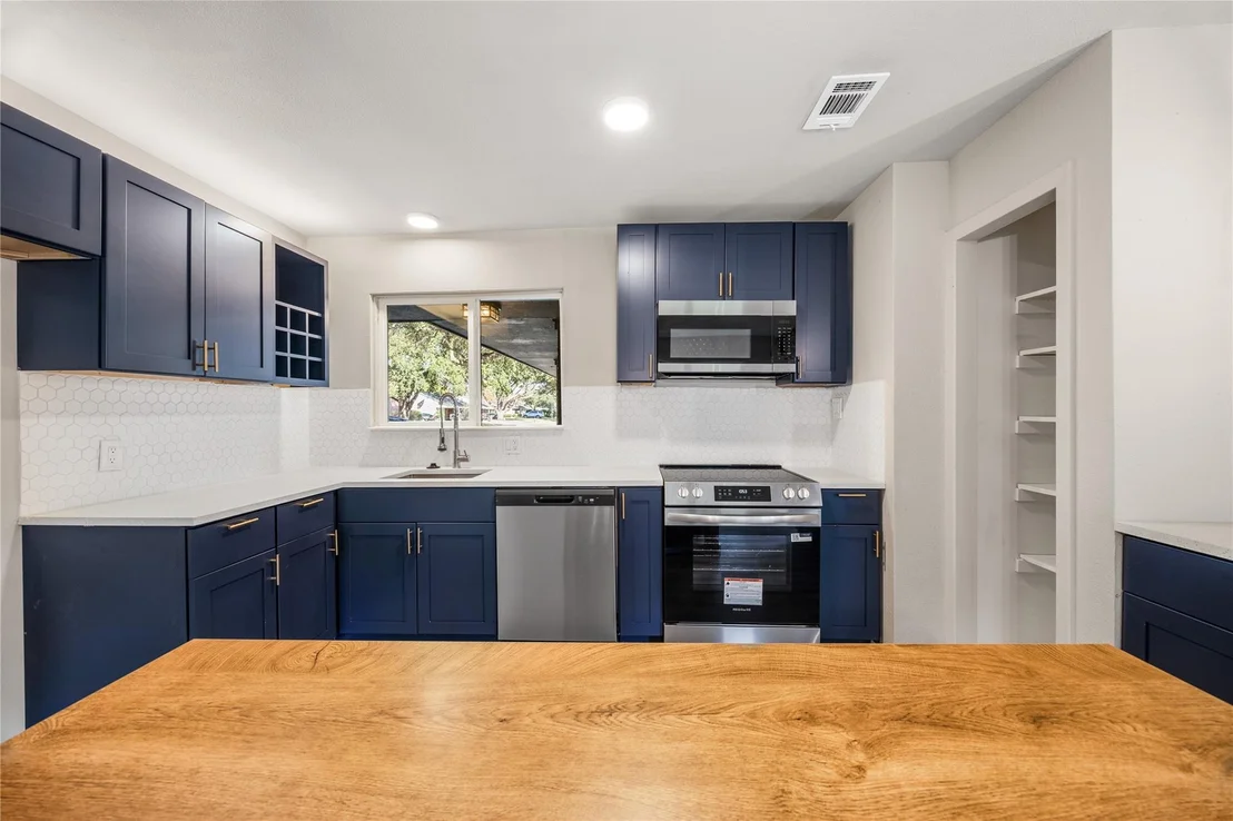 Photo of 11106 Huggins Drive