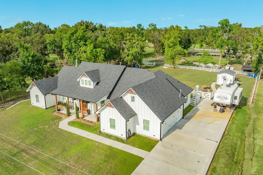 Photo of 206 Black Oak Dr
