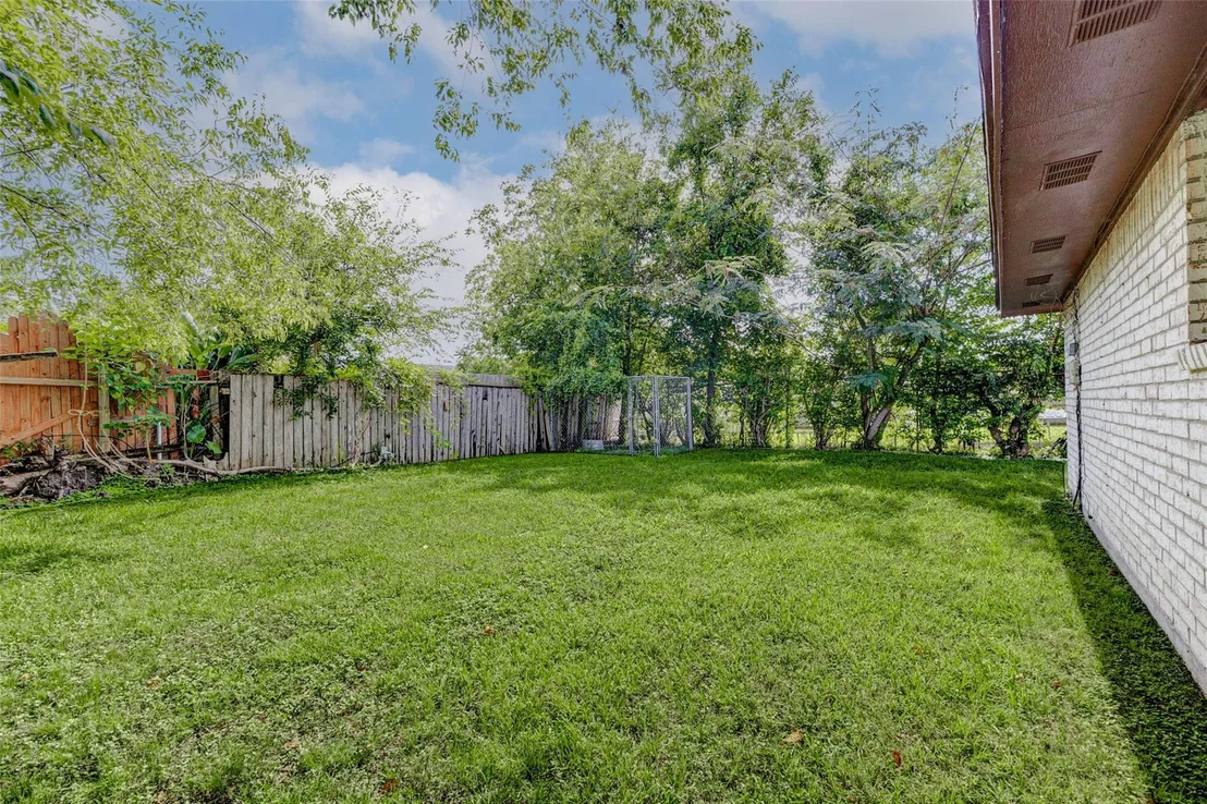 Photo of 4543 Fallen Oaks Drive