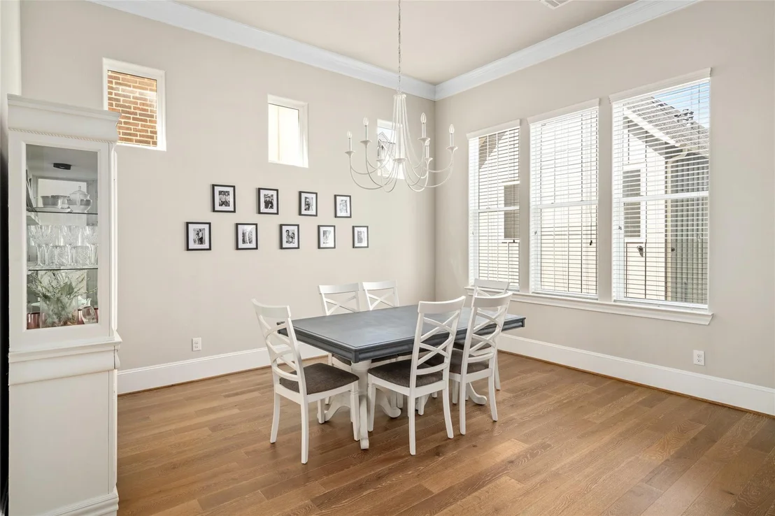 Photo of 8668 Emnora Lane