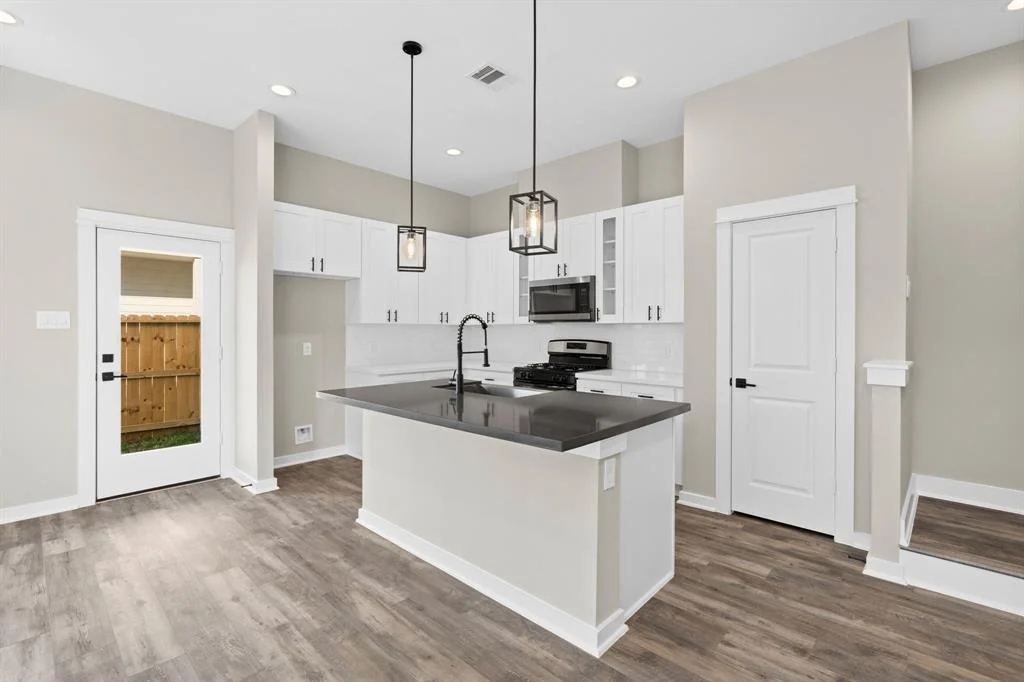 Photo of 409 Stonework Landing Lane