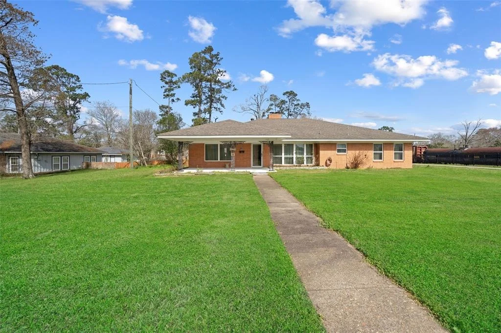 Photo of 102 Conroe Drive