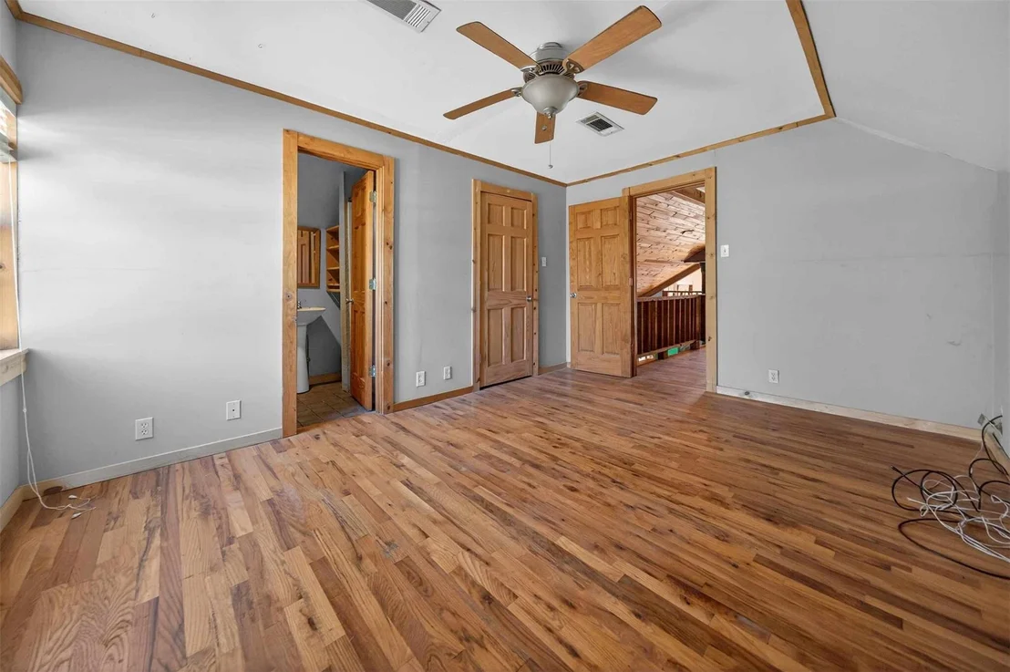 Photo of 18737 Saddleback Lane