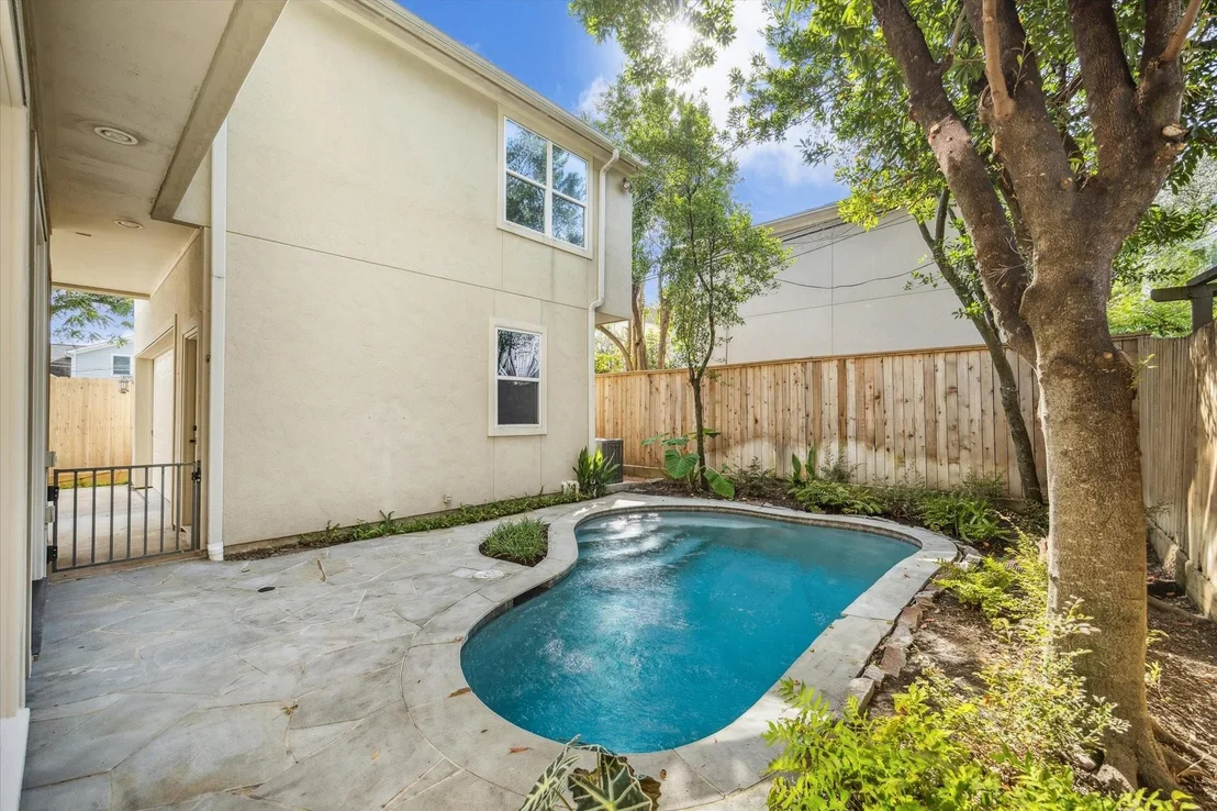 Photo of 6106 Fordham Street