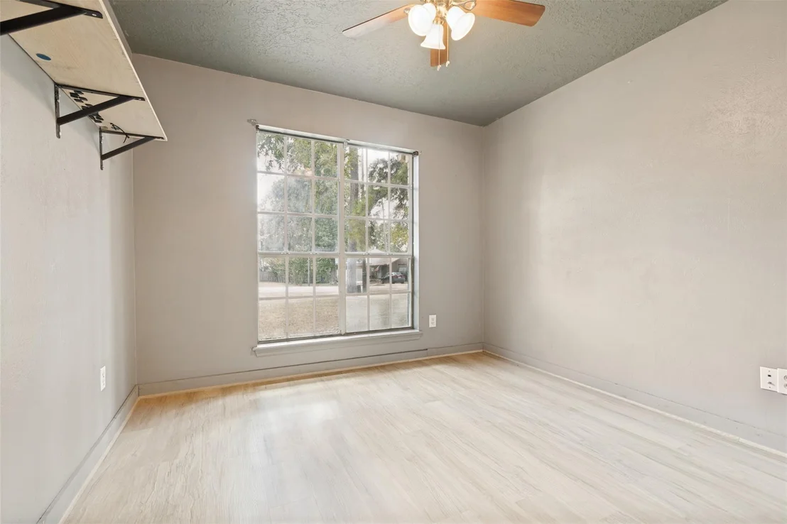 Photo of 221 Tupelo Lane