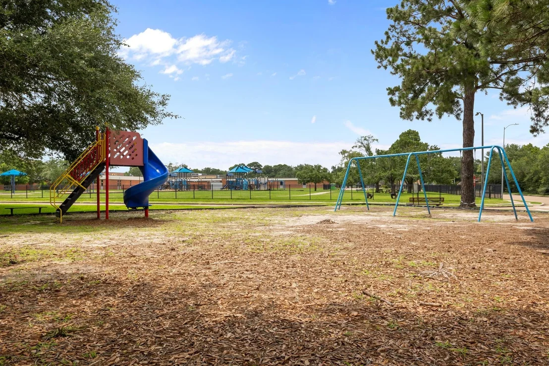 Photo of 16119 La Avenida Drive