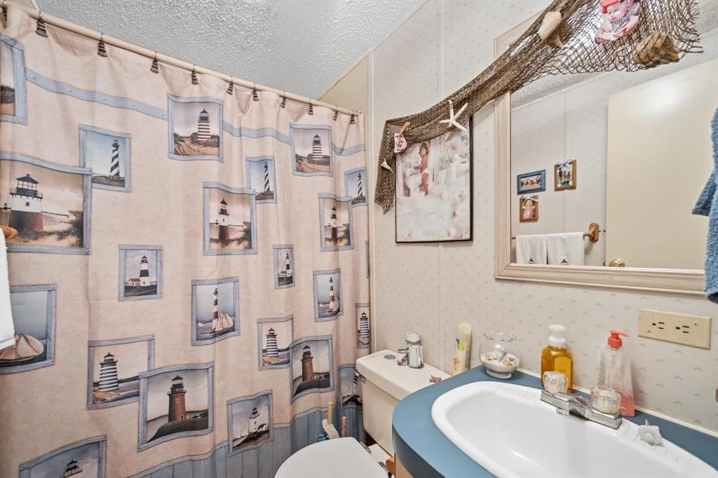 Photo of 232 N Oak Hill Drive