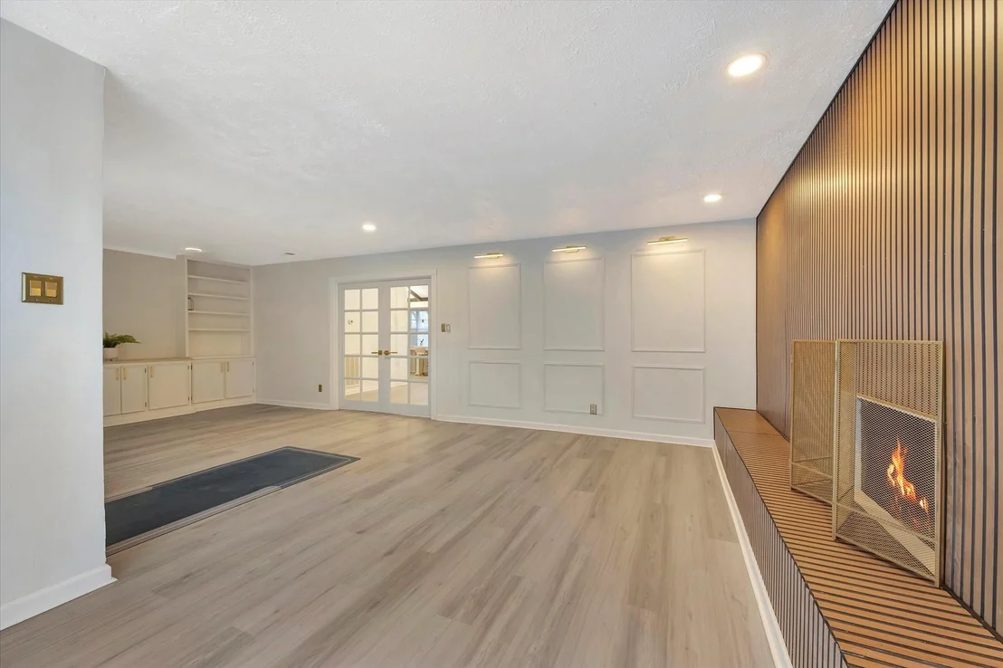 Photo of 910 Beachcomber Lane