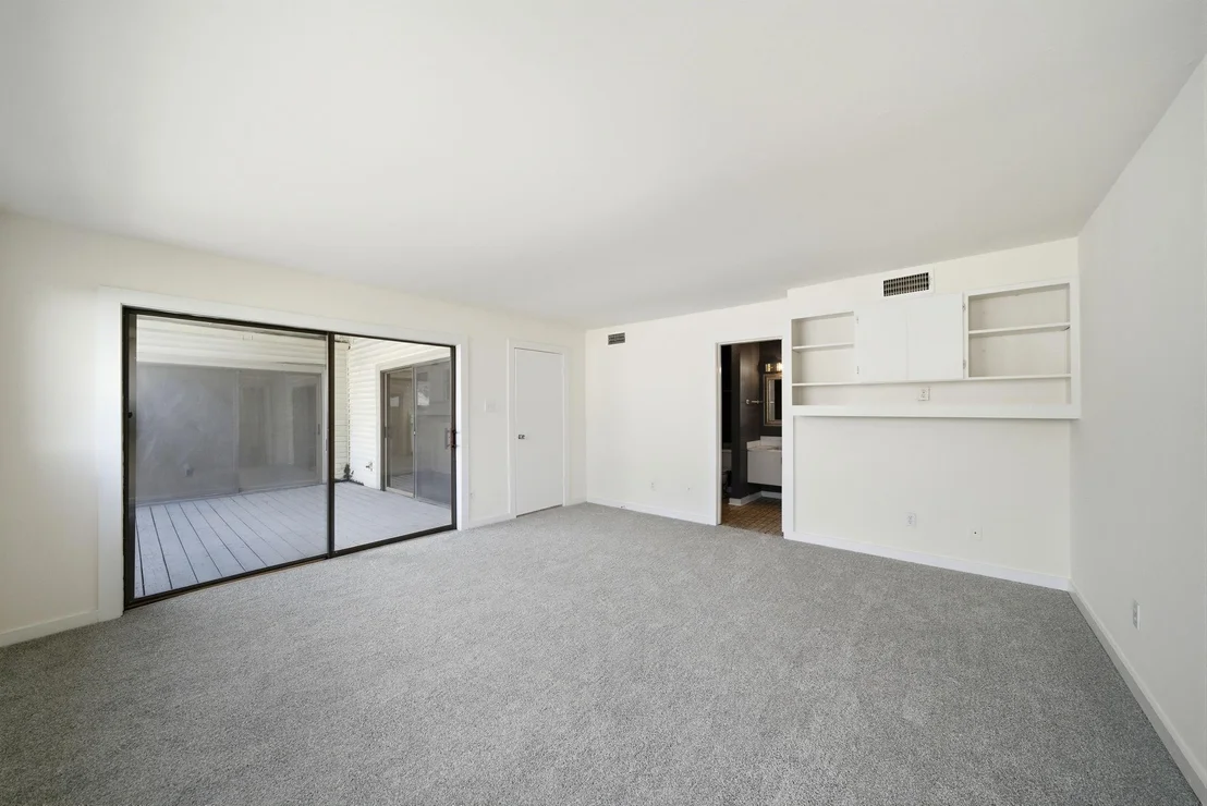 Photo of Unit A at 1107 Jackson Boulevard