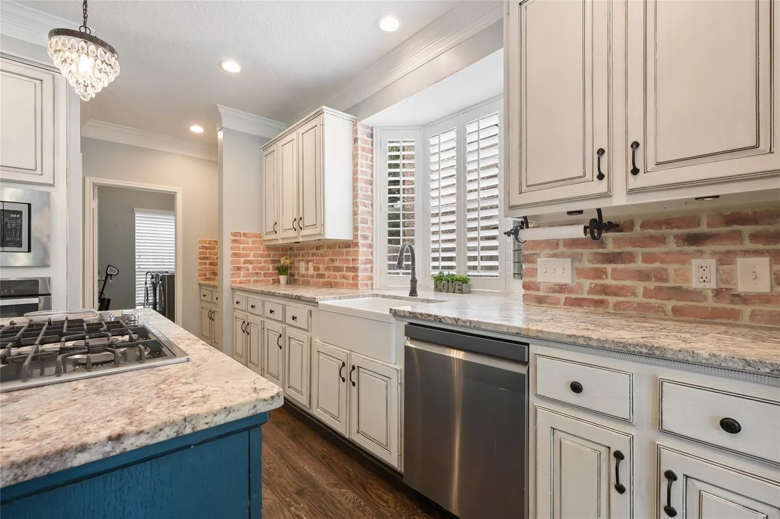 Photo of 1327 Blackthorne Drive