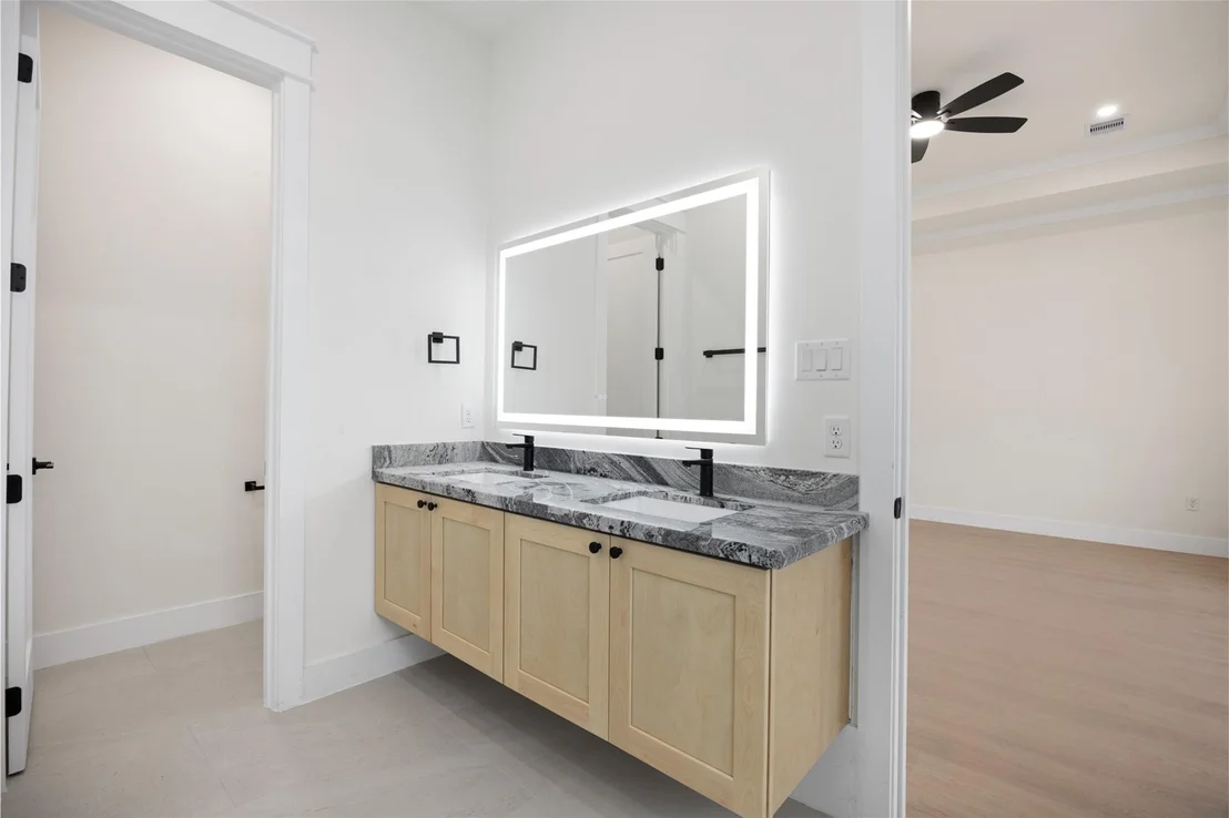 Photo of 6328 Sidney Street