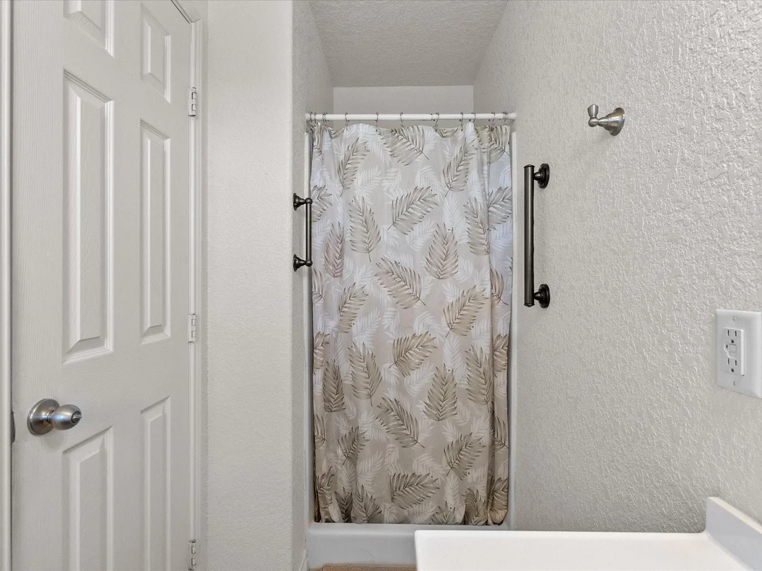 Photo of 1206 Middle Drive W
