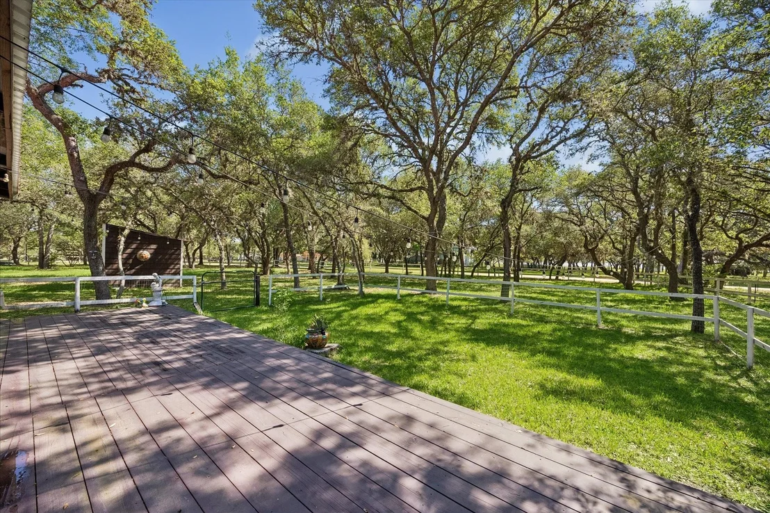Photo of 302 Bluebonnet Bend