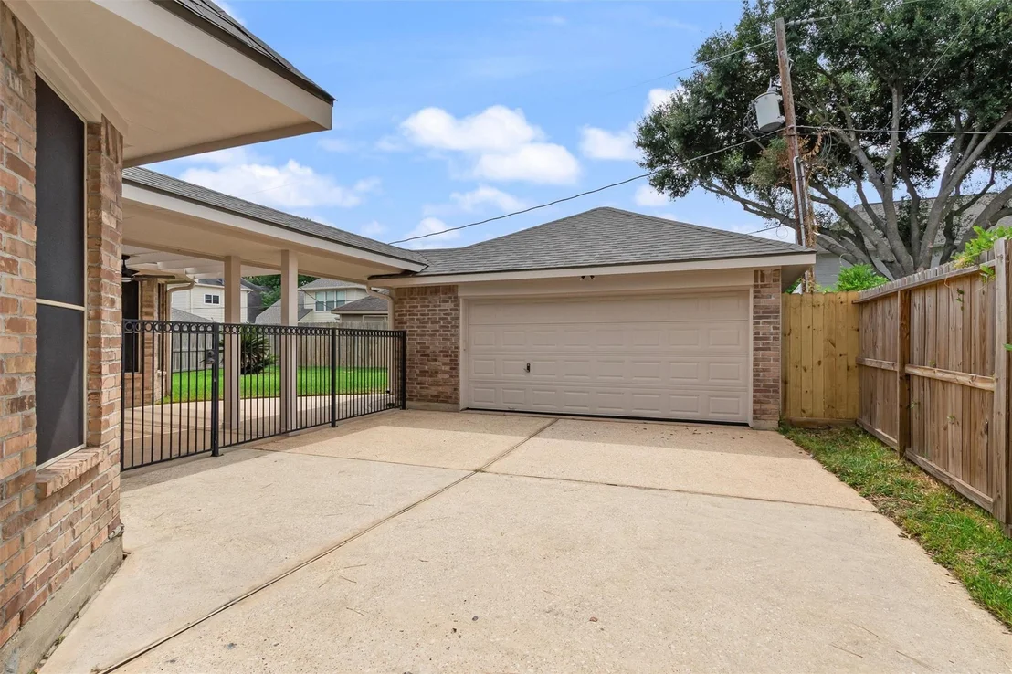 Photo of 19111 Emory Trail