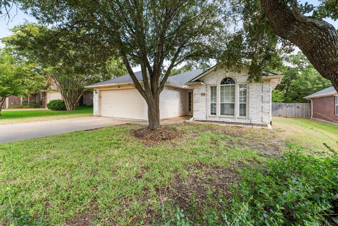 Photo of 1711 Beaver Pond Court