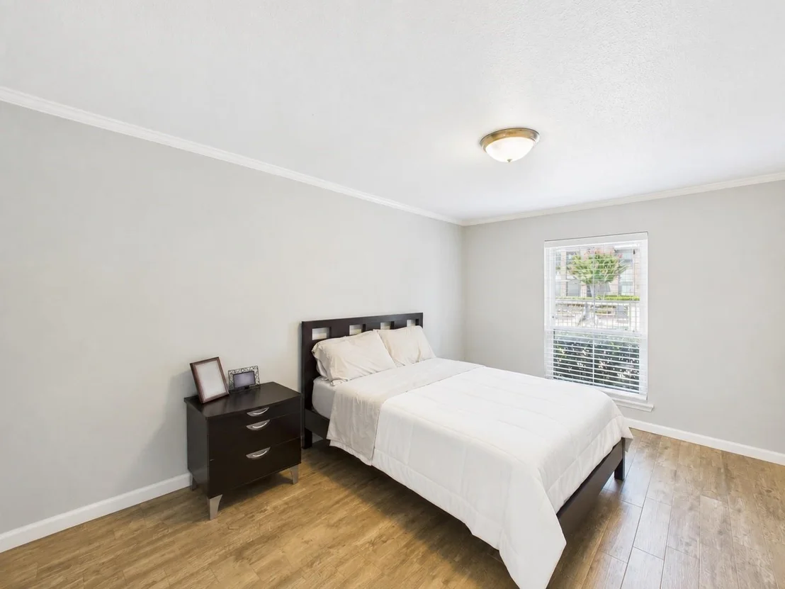 Photo of Unit 49 at 7555 Katy Freeway