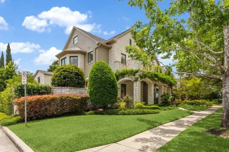 Photo of 3019 Sunset Boulevard