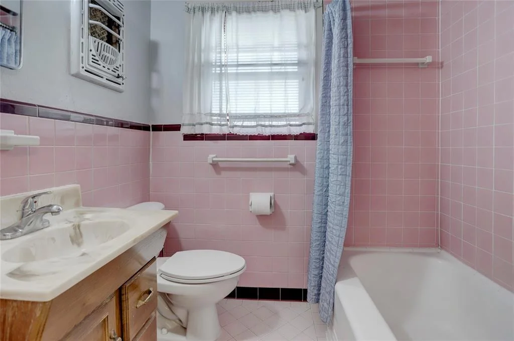 Photo of 4426 Creekbend Drive
