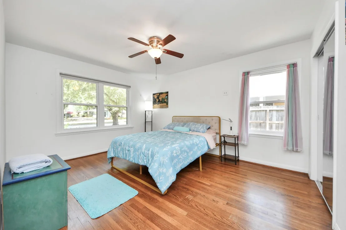 Photo of 5139 Beechnut Street