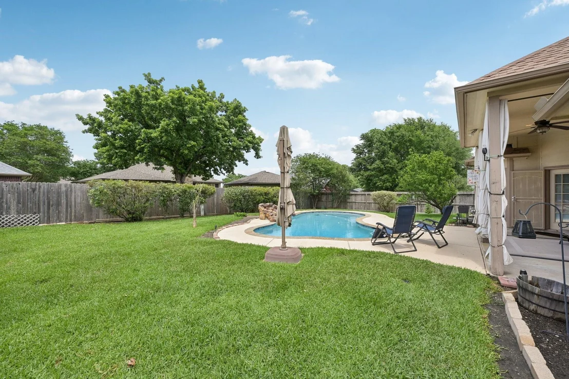 Photo of 7187 Edgewater Drive