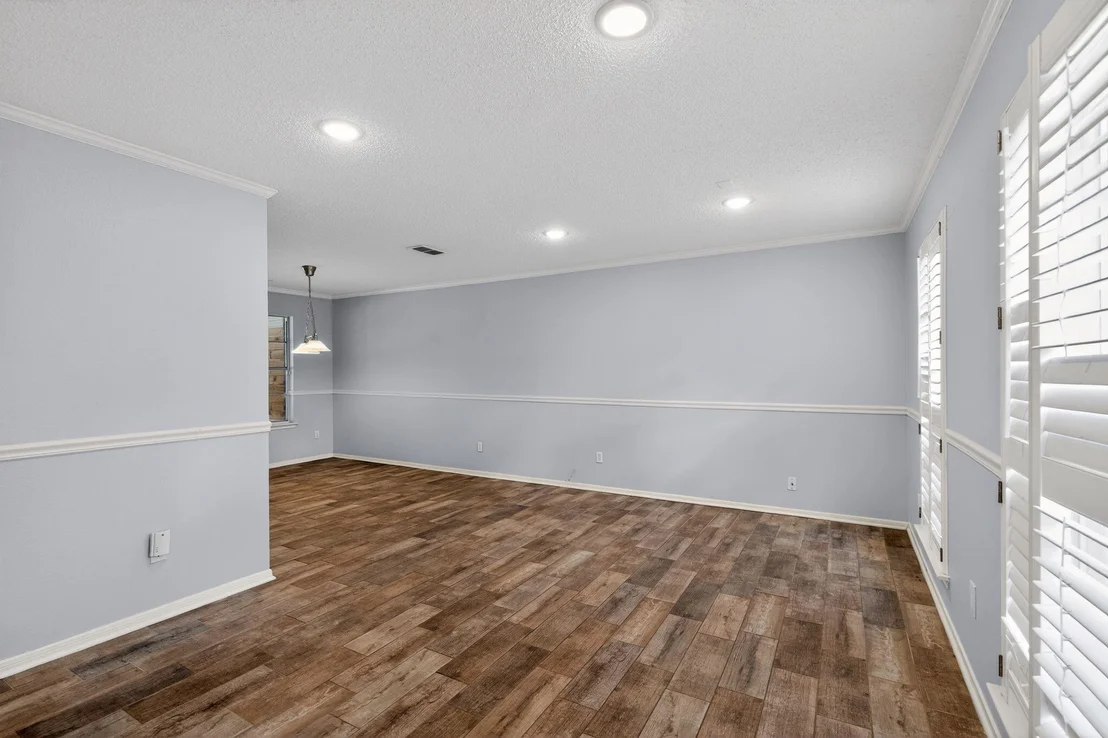 Photo of 918 Long Prairie Drive